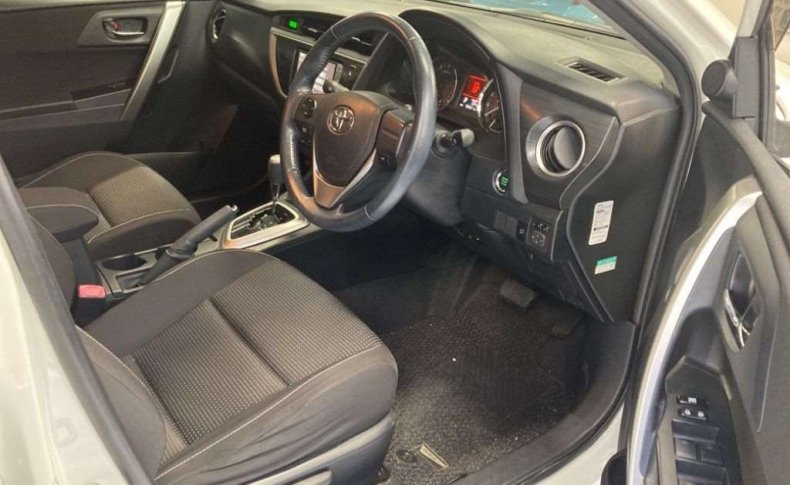 TOYOTA AURIS 150X S Package 2012