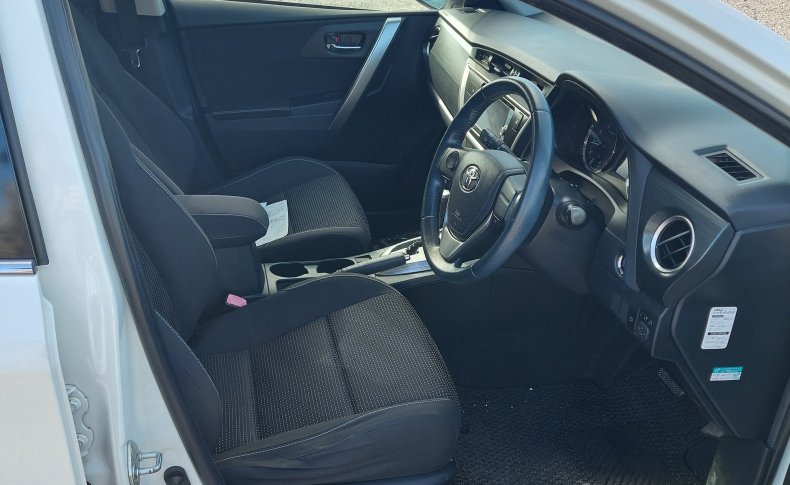 TOYOTA AURIS 150X S Package 2012