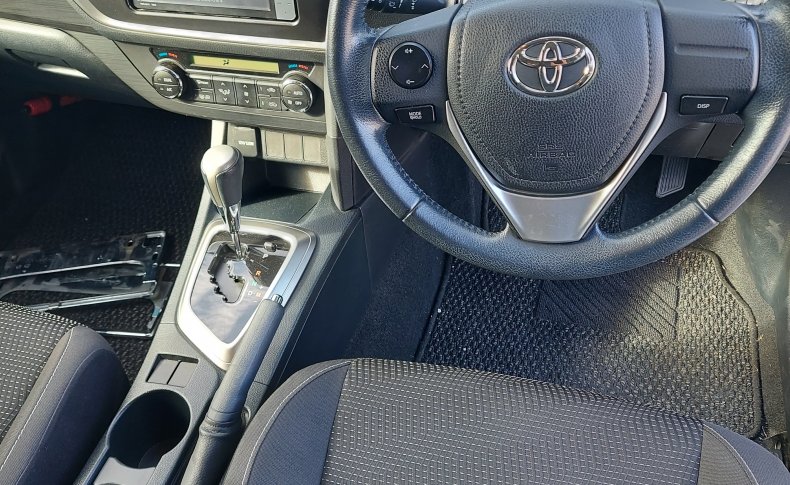 TOYOTA AURIS 150X S Package 2012