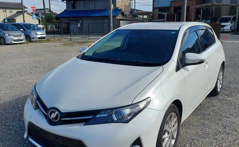 TOYOTA AURIS 150X S Package 2012