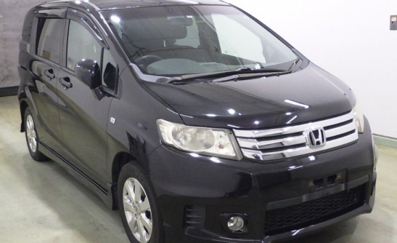 HONDA FREED SPIKE G Aero 2011
