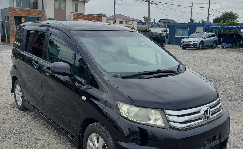 HONDA FREED SPIKE G Aero 2011