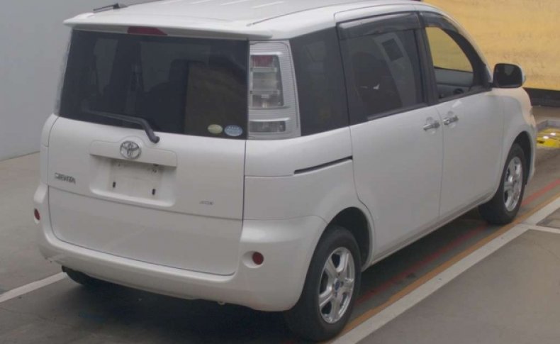 TOYOTA SIENTA DICE 4WD 2011