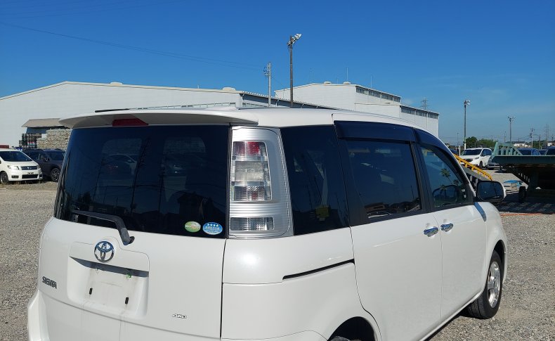 TOYOTA SIENTA DICE 4WD 2011