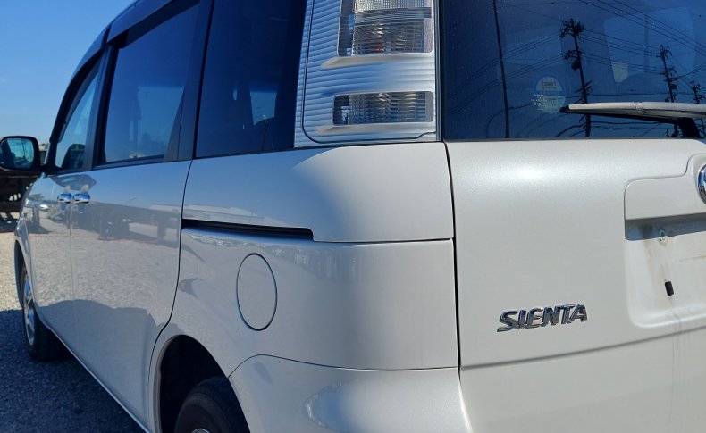 TOYOTA SIENTA DICE 4WD 2011