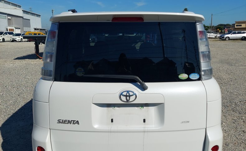 TOYOTA SIENTA DICE 4WD 2011