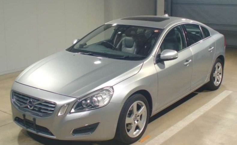 VOLVO S 60 (Комплектация с люком) 2011