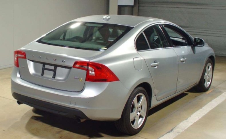 VOLVO S 60 (Комплектация с люком) 2011