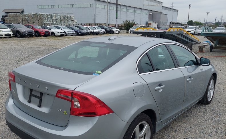 VOLVO S 60 (Комплектация с люком) 2011