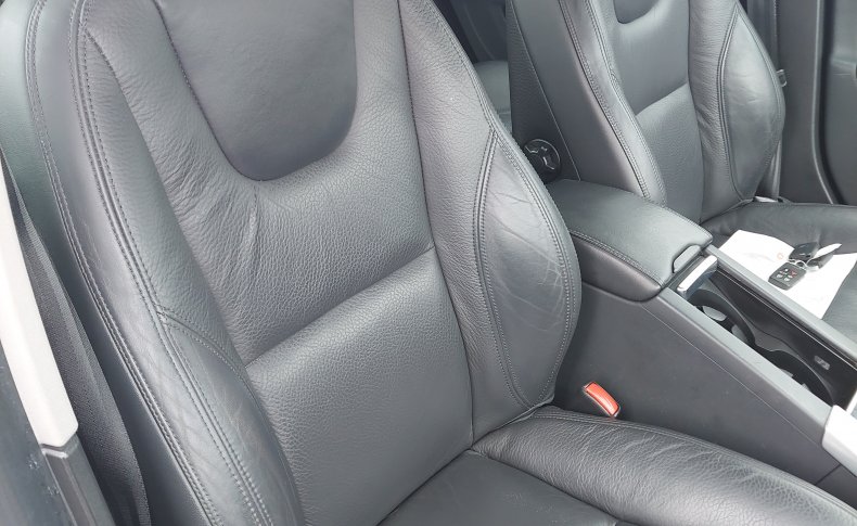 VOLVO S 60 (Комплектация с люком) 2011