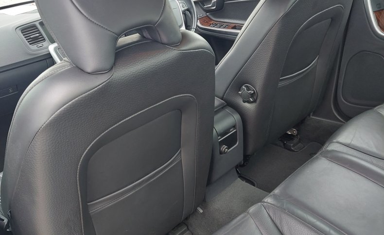 VOLVO S 60 (Комплектация с люком) 2011