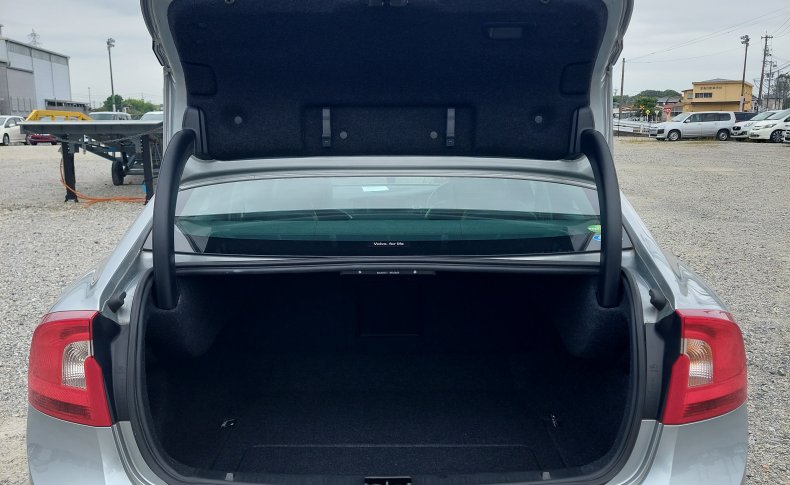 VOLVO S 60 (Комплектация с люком) 2011
