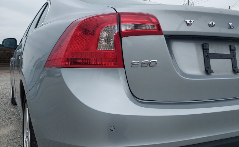 VOLVO S 60 (Комплектация с люком) 2011
