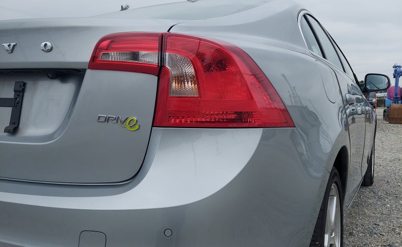 VOLVO S 60 (Комплектация с люком) 2011