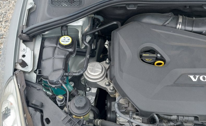 VOLVO S 60 (Комплектация с люком) 2011