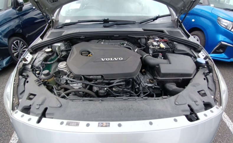 VOLVO S 60 (Комплектация с люком) 2011