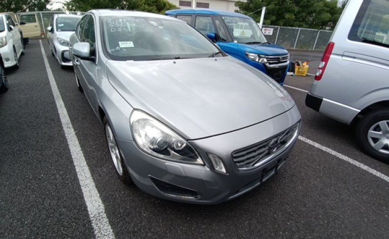 VOLVO S 60 (Комплектация с люком) 2011