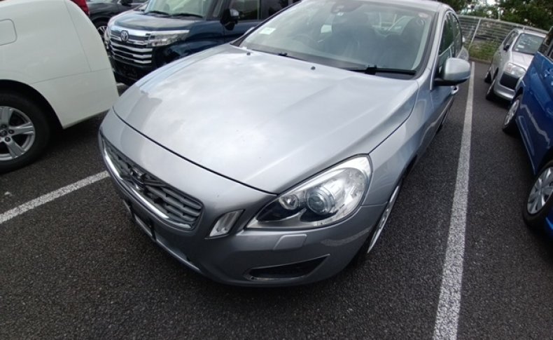 VOLVO S 60 (Комплектация с люком) 2011