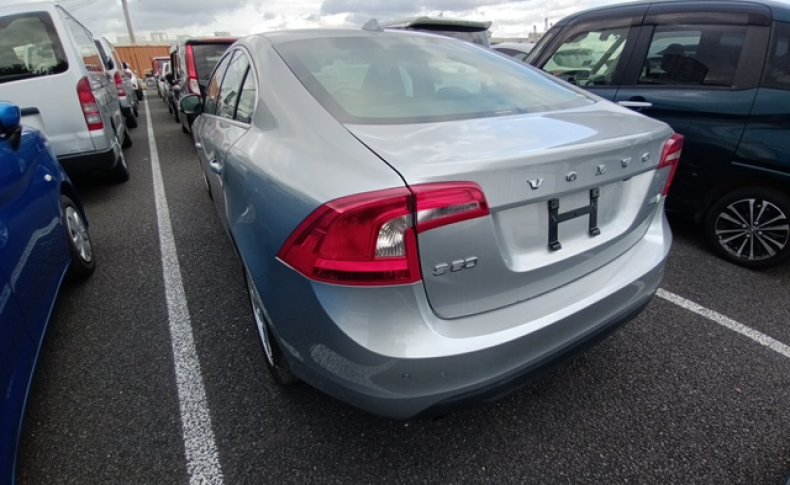VOLVO S 60 (Комплектация с люком) 2011
