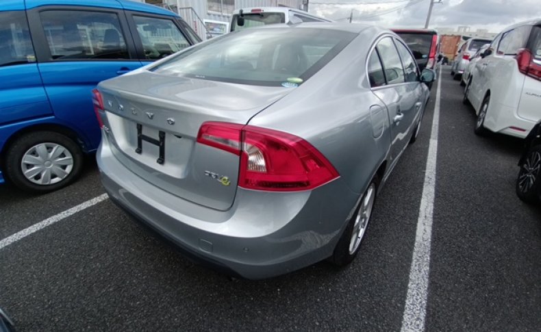 VOLVO S 60 (Комплектация с люком) 2011