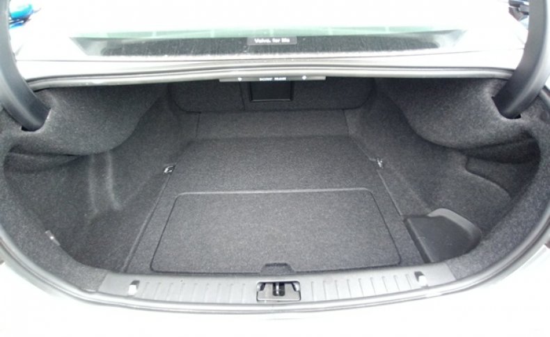 VOLVO S 60 (Комплектация с люком) 2011