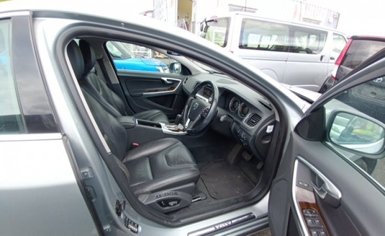 VOLVO S 60 (Комплектация с люком) 2011