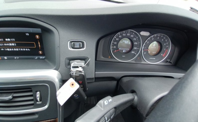 VOLVO S 60 (Комплектация с люком) 2011