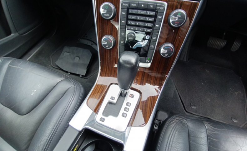 VOLVO S 60 (Комплектация с люком) 2011