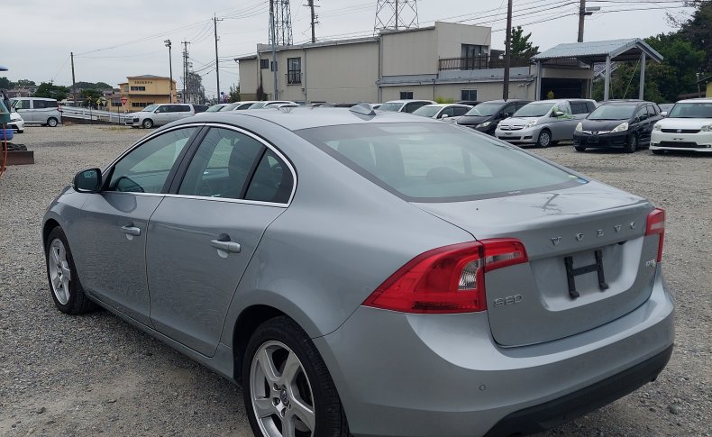 VOLVO S 60 (Комплектация с люком) 2011