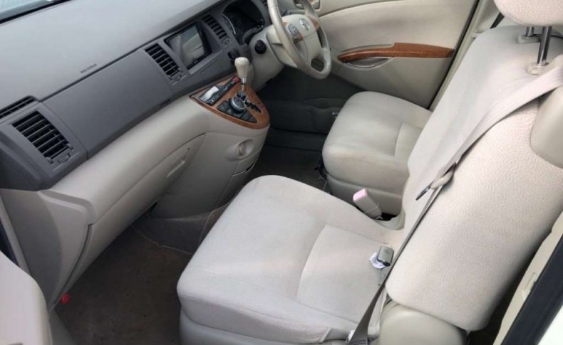TOYOTA ISIS L G Edition 2010