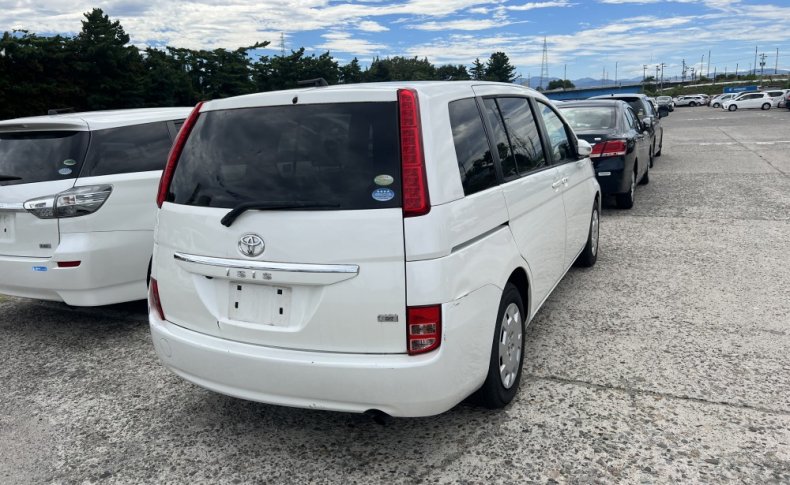 TOYOTA ISIS L G Edition 2010