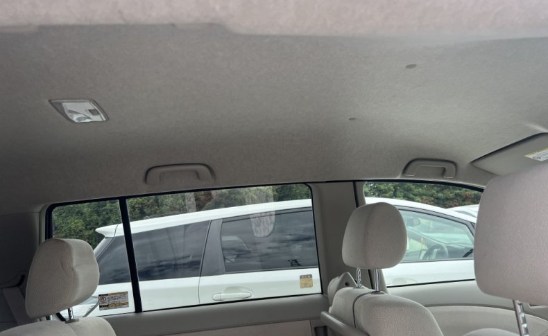 TOYOTA ISIS L G Edition 2010