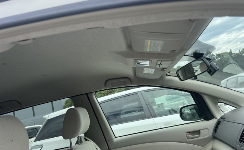 TOYOTA ISIS L G Edition 2010