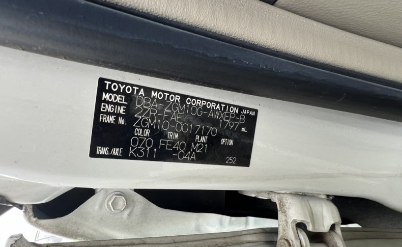 TOYOTA ISIS L G Edition 2010