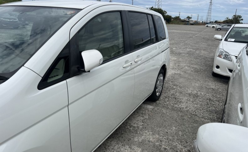 TOYOTA ISIS L G Edition 2010