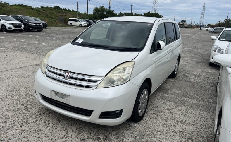 TOYOTA ISIS L G Edition 2010