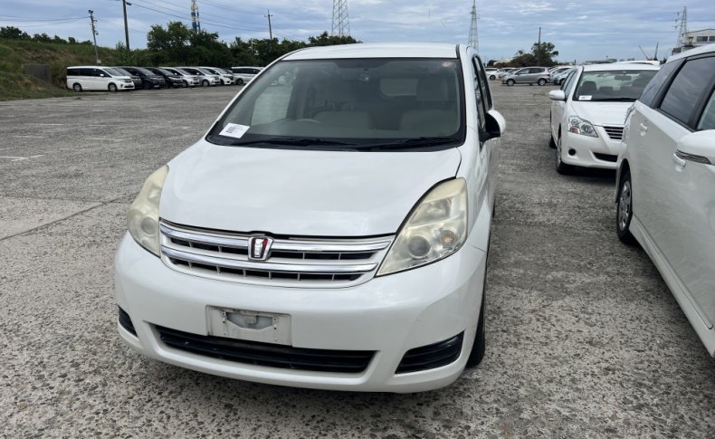 TOYOTA ISIS L G Edition 2010