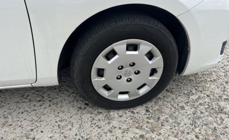 TOYOTA ISIS L G Edition 2010