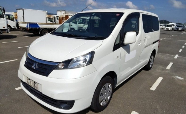 MITSUBISHI DELICA D:3  2013
