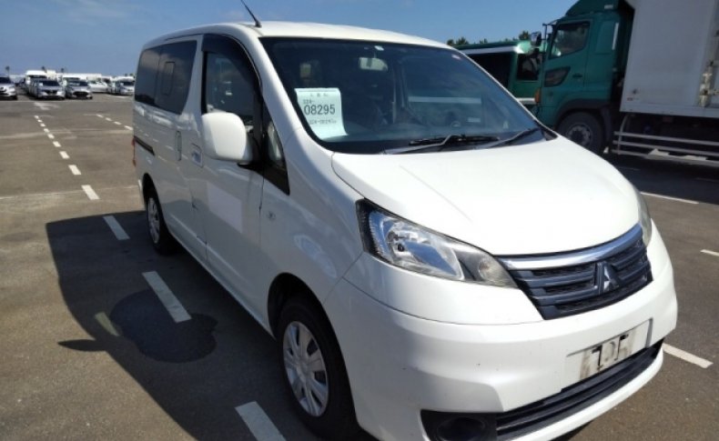 MITSUBISHI DELICA D:3  2013