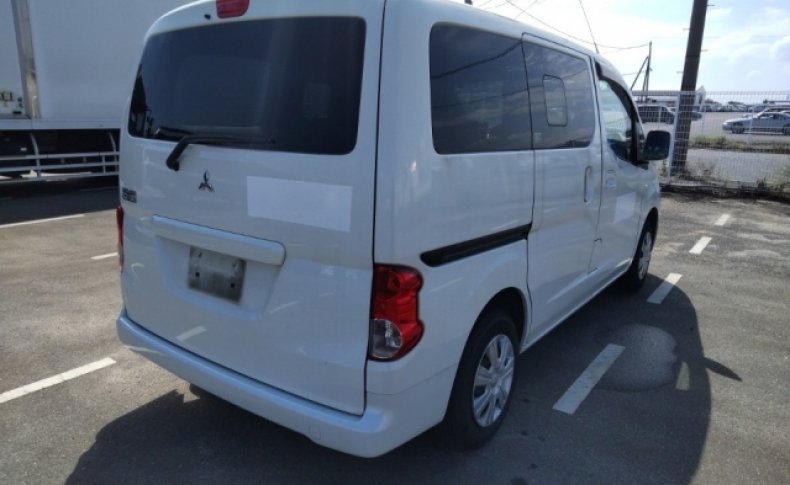 MITSUBISHI DELICA D:3  2013
