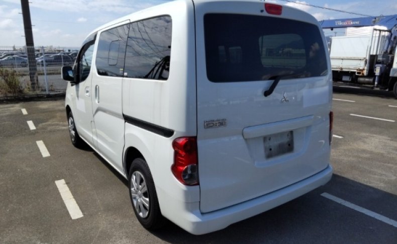 MITSUBISHI DELICA D:3  2013