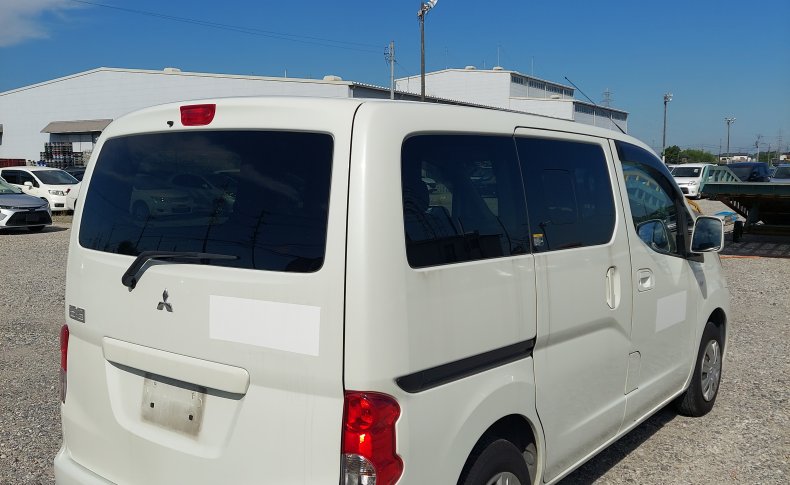 MITSUBISHI DELICA D:3  2013