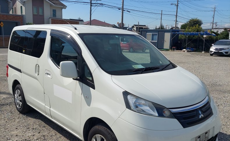 MITSUBISHI DELICA D:3  2013