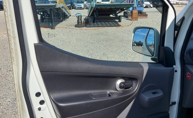 MITSUBISHI DELICA D:3  2013