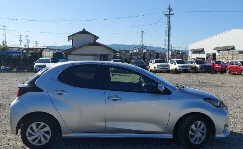 TOYOTA YARIS X 2020