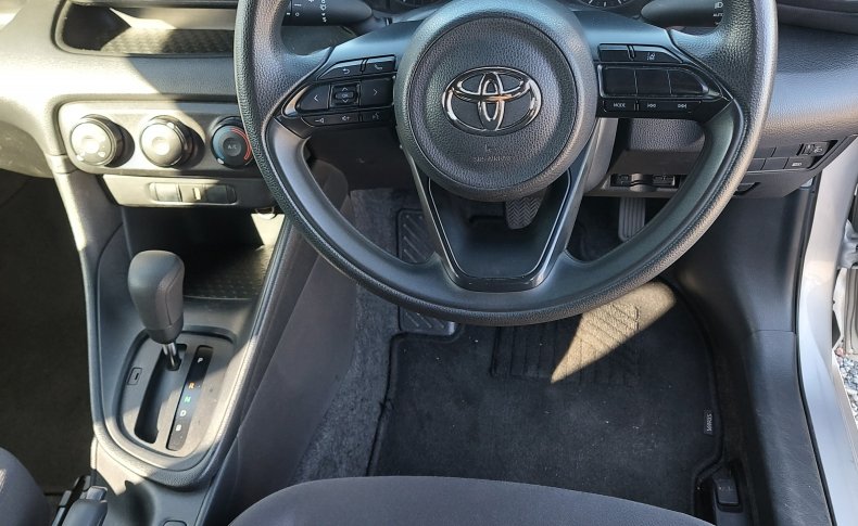 TOYOTA YARIS X 2020