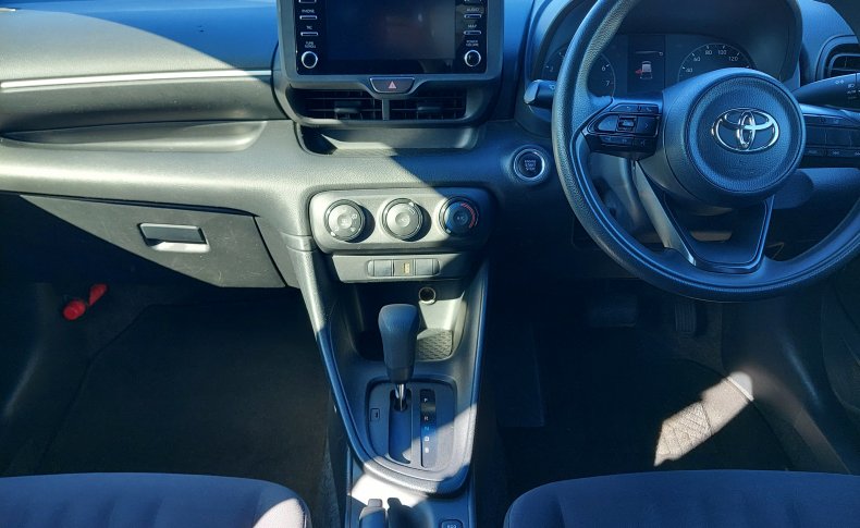 TOYOTA YARIS X 2020