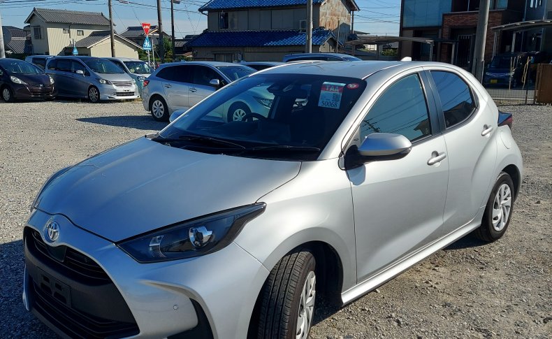 TOYOTA YARIS X 2020