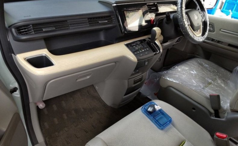 HONDA STEPWGN G EX HONDA SENSING 2015